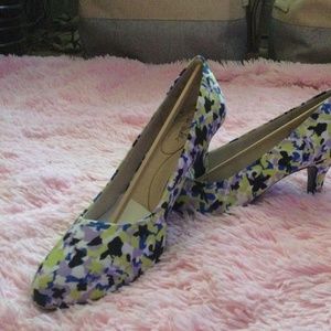 Brand new floral pumps